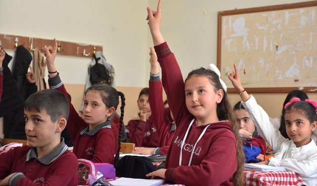 Vanlı öğrencilerden göğüs kabartan başarı: Dünya şampiyonluğu için yarışacak!