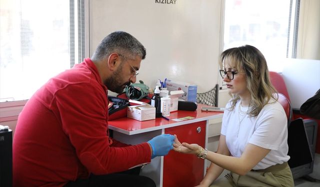 Van’da alkışlanacak hareket: Adımları umut, kanları hayat oldu!
