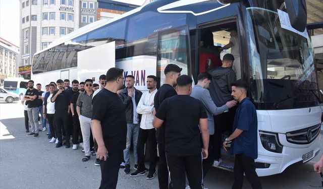 Van'dan 150 genç "Bir Gençlik Şöleni" için Kocaeli'ye çıkarma yaptı!