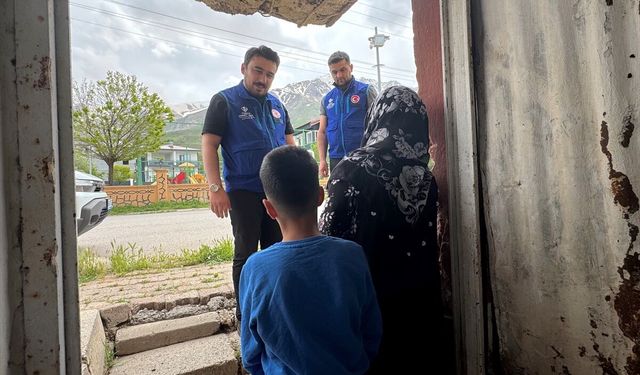 Van'da ihtiyaç sahibi ailelere kurban eti dağıtıldı!