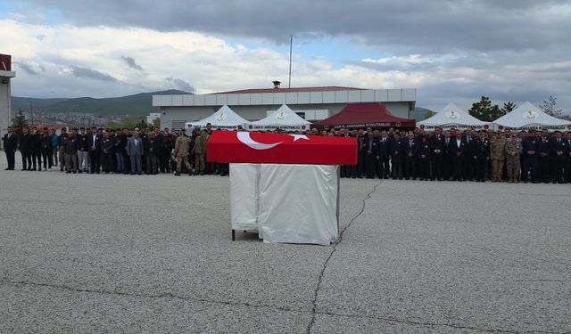 Van şehidin var! Tekirdağ’da şehit düşen polis memurunun naaşı Van’a getirildi!