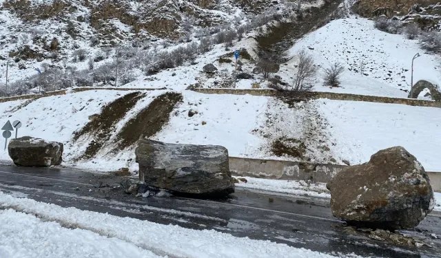 Van’ın bu ilçesi ulaşıma kapandı: Yol araç trafiğine kapatıldı!