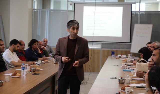 Tuşba Belediyesi ev sahipliğinde "Proje Döngüsü Yönetimi Eğitimi" başladı