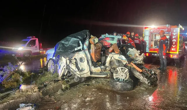 Katliam gibi zincirleme kaza! 7 araç birbirine girdi: 4 kişi öldü, 34 kişi yaralandı!