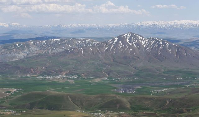 Van’da pancar toplarken kayalıktan düşerek hayatını kaybeden kadının kimliği belli oldu!