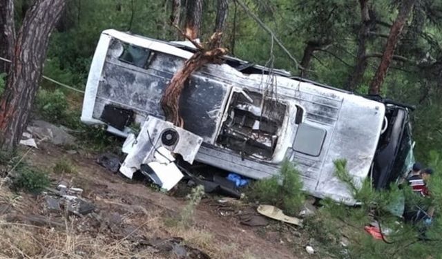 Tarım işçilerini taşıyan midibüs devrildi, 22 işçi yaralandı!