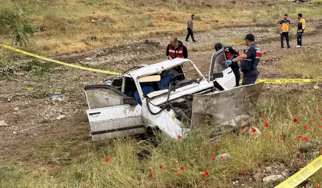 Kontrolden çıkan otomobil köprüden düştü: 2 çocuk öldü, 3 kişi yaralandı!