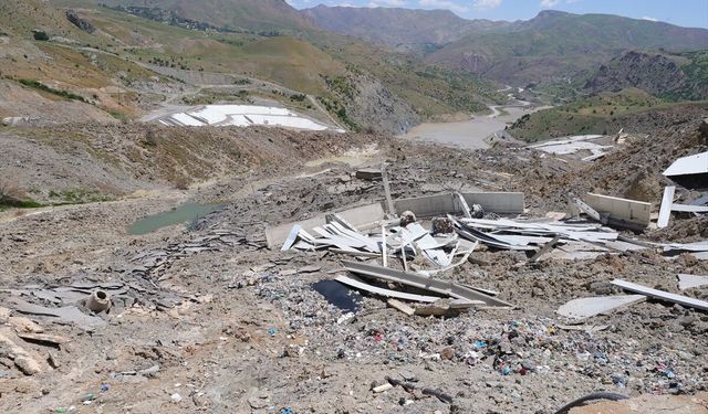 Van-Hakkari yolundaki gizli tehlike!
