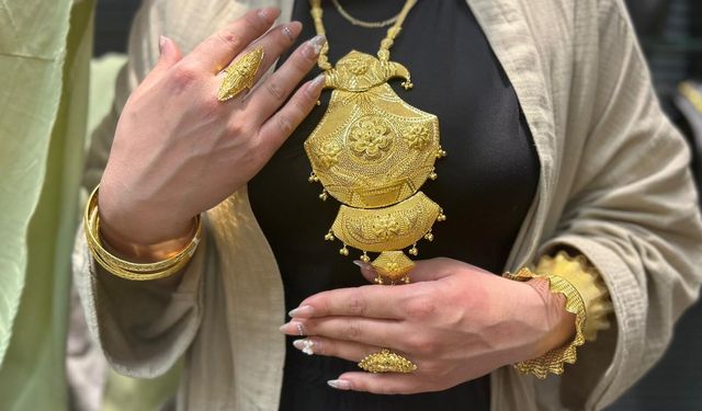 Van’daki düğünlerde yeni trend: Milyonluk altınlar 20 bin TL’ye düştü!