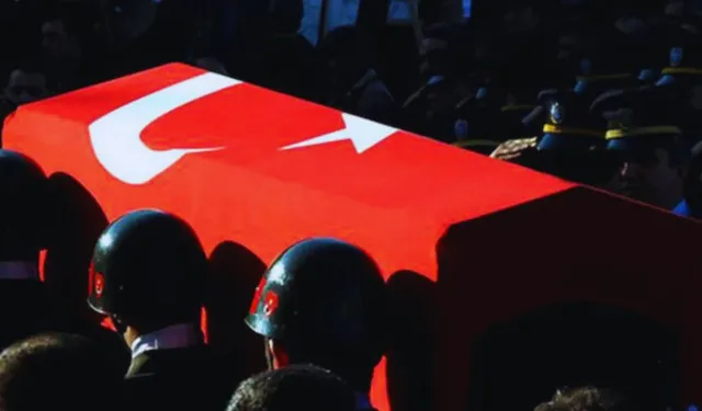 Van'da trafik kazasında şehit olan Uzman Çavuş için tören düzenlendi