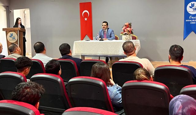 BİK Van Bölge Müdürü Tokgöz, öğrenciler ile bir araya geldi