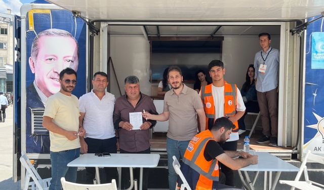 İpekyolu Gençlik Kolları üye kayıt standına yoğun ilgi!