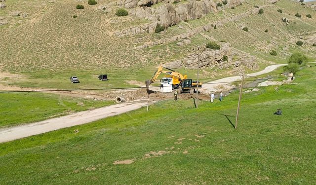 Vanlı çiftçinin yolu açıldı: 13 ilçede büyük tarımsal seferberlik!