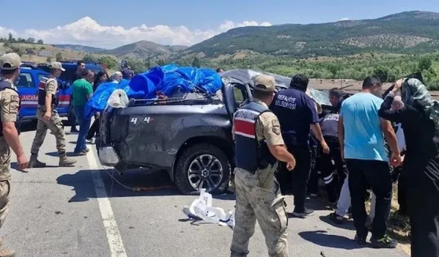 Kontrolden çıkan otomobil takla attı: 1 kişi öldü, 1'i ağır 3 kişi yaralandı!