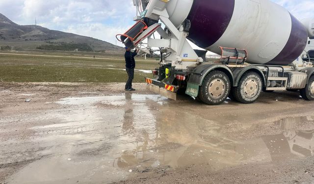 Vanlılar isyan etti, ekipler harekete geçti: Çevreyi kirleten beton mikserlerine ceza yağdı!