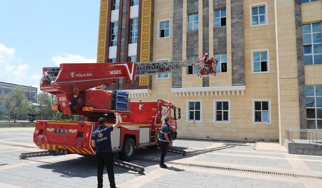 Tuşba Belediyesi'nde yangın eğitimi ve acil durum tatbikatı yapıldı!