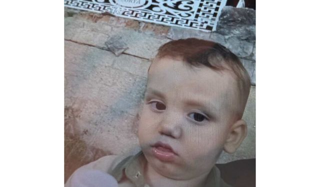 Küçük çocuğun feci sonu: Araçtan düştü, başka aracın altında kaldı!
