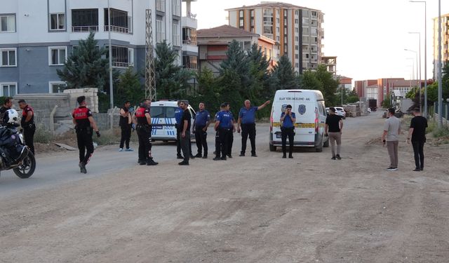 Husumetli iki grup arasında silahlı kavga: 1 ölü