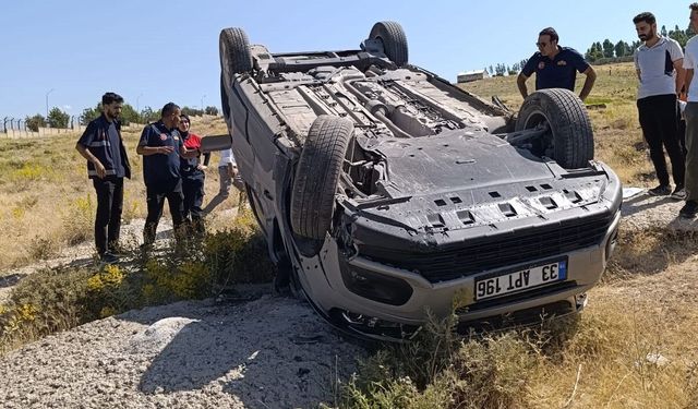 Van’da kontrolden çıkan kamyonet takla attı: 4 yaralı!