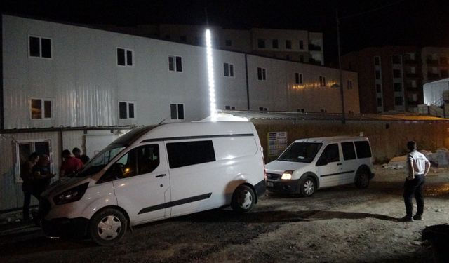 Genç işçi şantiye yatakhanesinde ölü bulundu!