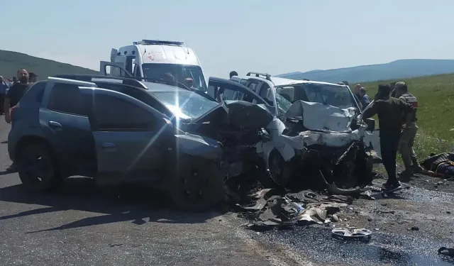 İki araç kafa kafaya çarpıştı: 4 kişi öldü, 2 kişi yaralandı! İşte ölenlerin isimleri…
