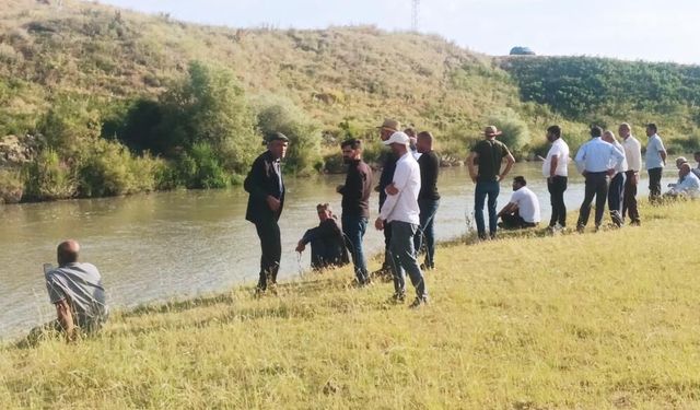 Çaya düşen 2 kardeşten bir hayatını kaybetti, diğeri kayıp!