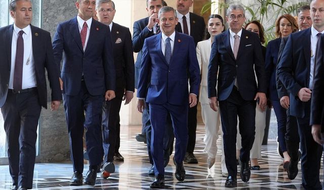 Yeni Parti'de A Takımı belli oldu! İşte Özgür Özel’in A Takımında yer alan isimler…