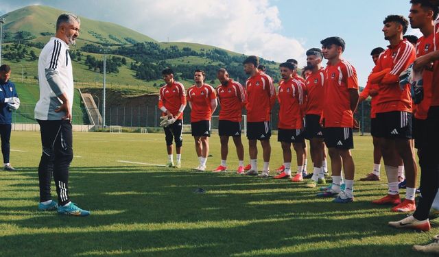 Vanspor, yeni sezon öncesi Erzurum’da güç depoluyor!