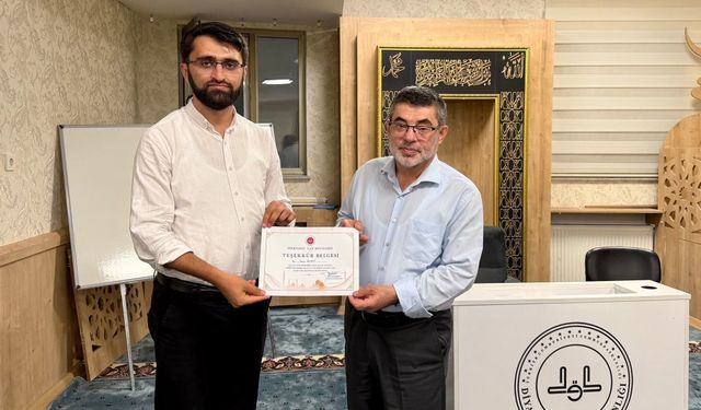 Van’da ÇEDES ve gençlik faaliyetlerine katkı sunan personellere başarı belgesi!