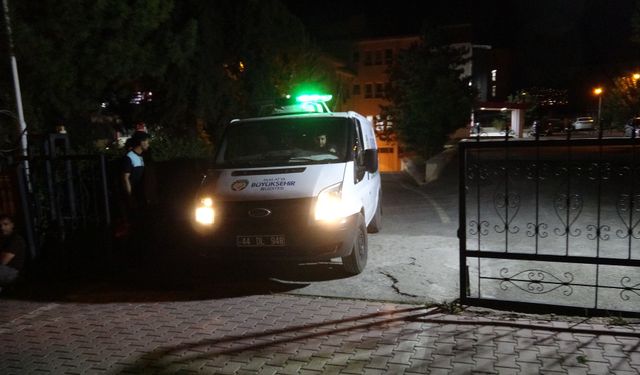 Pres makinesine sıkışan işçinin feci sonu!