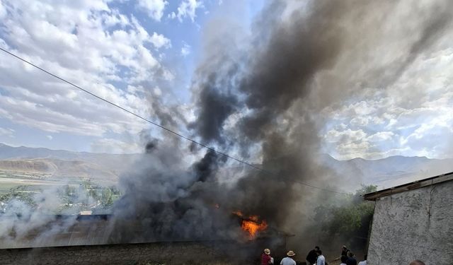 Van’da korkutan yangın: 3 itfaiye personeli zehirlendi!