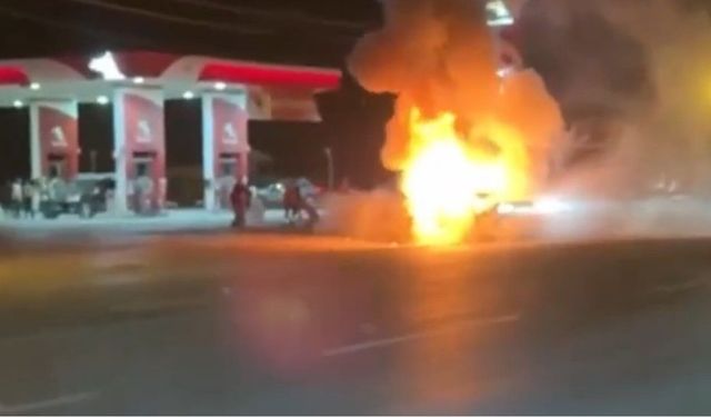 Yanan otomobilde yaralanan 2 kardeş Van’a sevk edildi