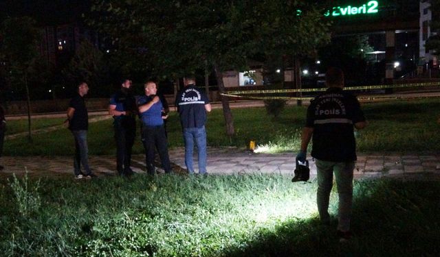 İki grup arasında çıkan tartışma kanlı bitti: 4 yaralı!
