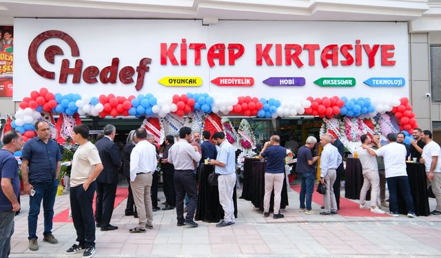 Van’da Hedef Kitap Kırtasiye yeni yerinde hizmete başladı!