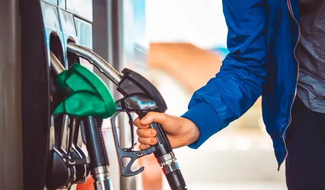 Araç sahiplerine müjde! Motorine yeni indirim geliyor