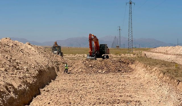 Başkan Takva müjdeyi verdi: Çaldıran ve Erciş’e Tarım OSB Geliyor!