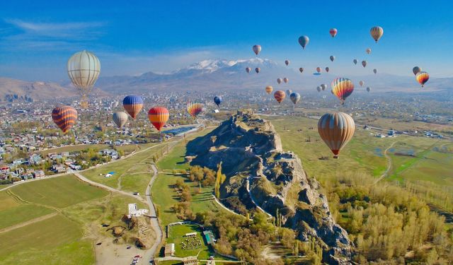 Herkes uçuyor Van izliyor!