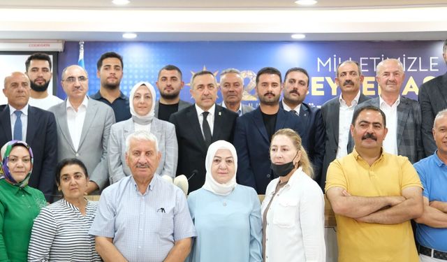 AK Parti Van’da 25. kuruluş yıl dönümünü kutladı!