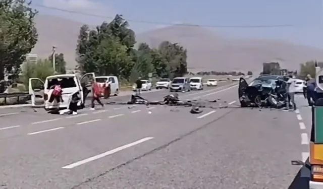Van-Erciş yolunda feci kaza: 2 ölü, 9 yaralı!