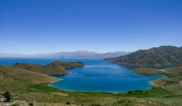 Van Gölü’nde tarihi karar! Deveboynu Yarımadası Milli Park ilan edildi