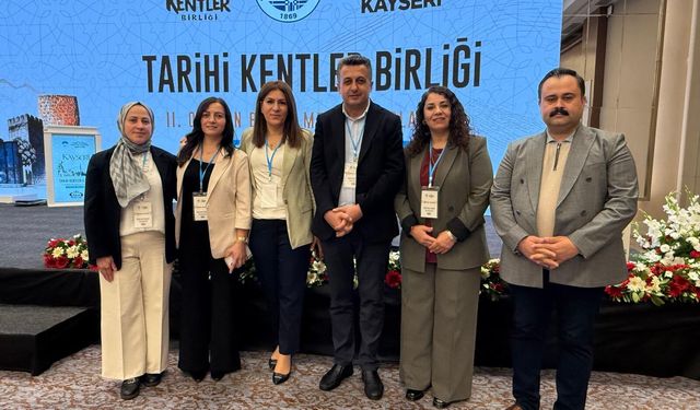 Tuşba Belediye Eşbaşkanları Tarihi Kentler Birliği Toplantısı’na katıldı