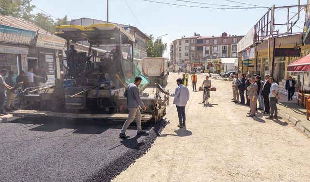 Erciş’te yollar bir bir yenileniyor!