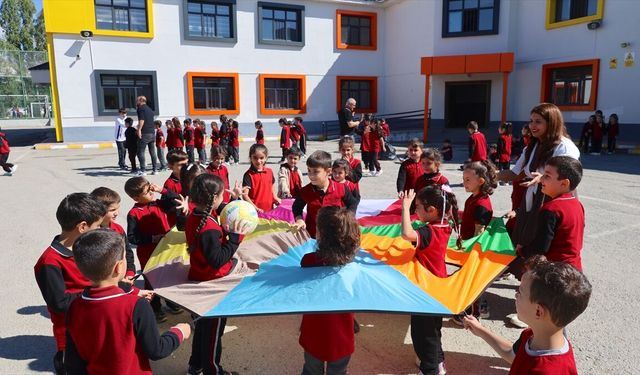 Van’da öğrenciler geleneksel oyunlarla buluştu!