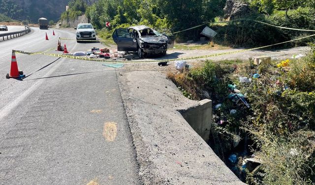 Yoldan çıkan araç dehşet saçtı: 10 yaşındaki çocuk hayatını kaybederken 3 kişi de ağır yaralandı!