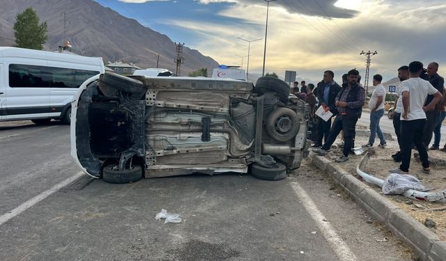 Van’da iki kamyonet çarpıştı: Çok sayıda yaralı var!