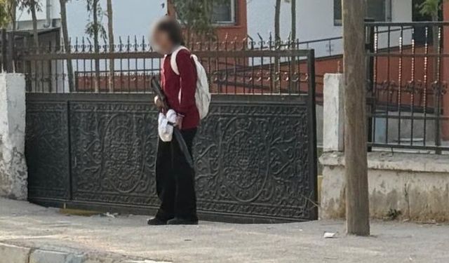 Van’da okula silahla giden kız öğrencinin görüntüsü ortaya çıktı!