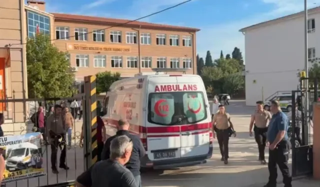 Bir okula daha silahlı saldırı yapıldı: Birçok öğrenci yaralı!