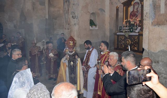 Van Gölü’nün gizemli adasında 14. ayin başladı!