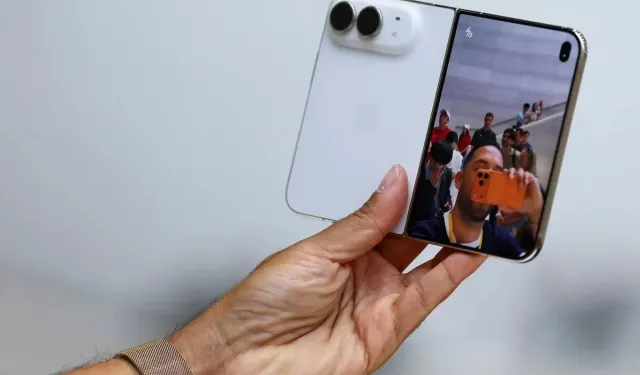 Yeni iPhone tanıtıldı! İşte dudak uçuklatan Türkiye fiyatı...