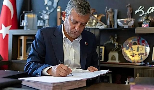 Yeni Parti'de isim krizi: Masada 2 seçenek var!